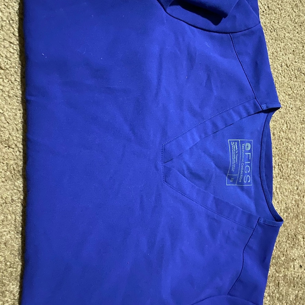 Figs Scrub top